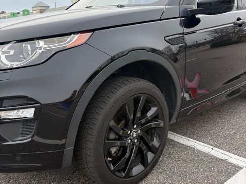 Used 2018 Land Rover Discovery Sport HSE image 15