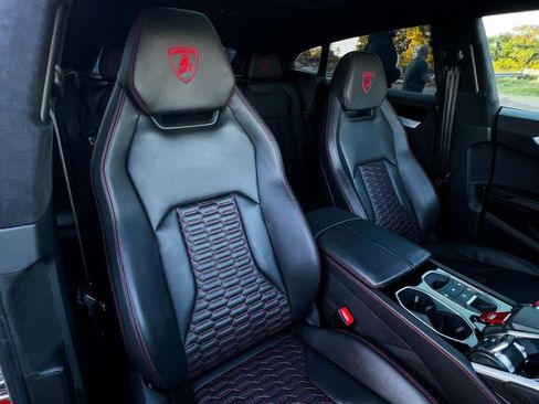 Used 2021 Lamborghini Urus image 31