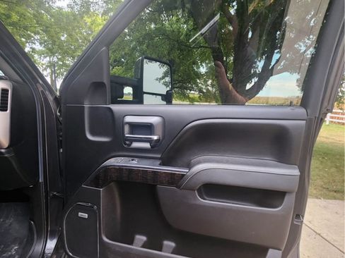 Used 2016 GMC Sierra 2500 Denali w/ Duramax Plus Package image 17