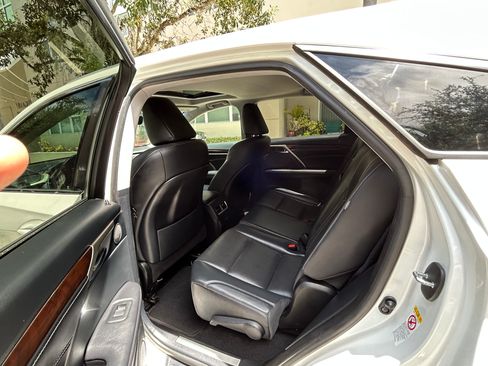 Used 2018 Lexus RX 350 FWD w/ Premium Package image 2