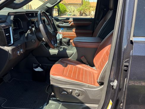Used 2023 GMC Sierra 1500 Denali Ultimate AWD/4WD image 9