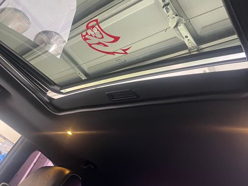 Used 2016 Dodge Challenger SRT Hellcat image 9