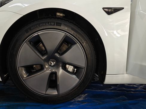 Used 2023 Tesla Model 3 Standard Range image 23