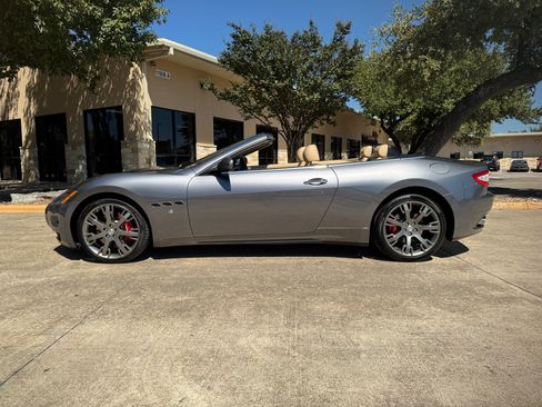 Used 2011 Maserati GranTurismo Convertible 2D image 4