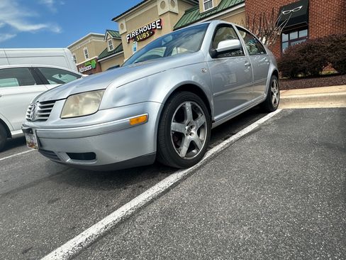 Used 2005 Volkswagen Jetta GLS image 1