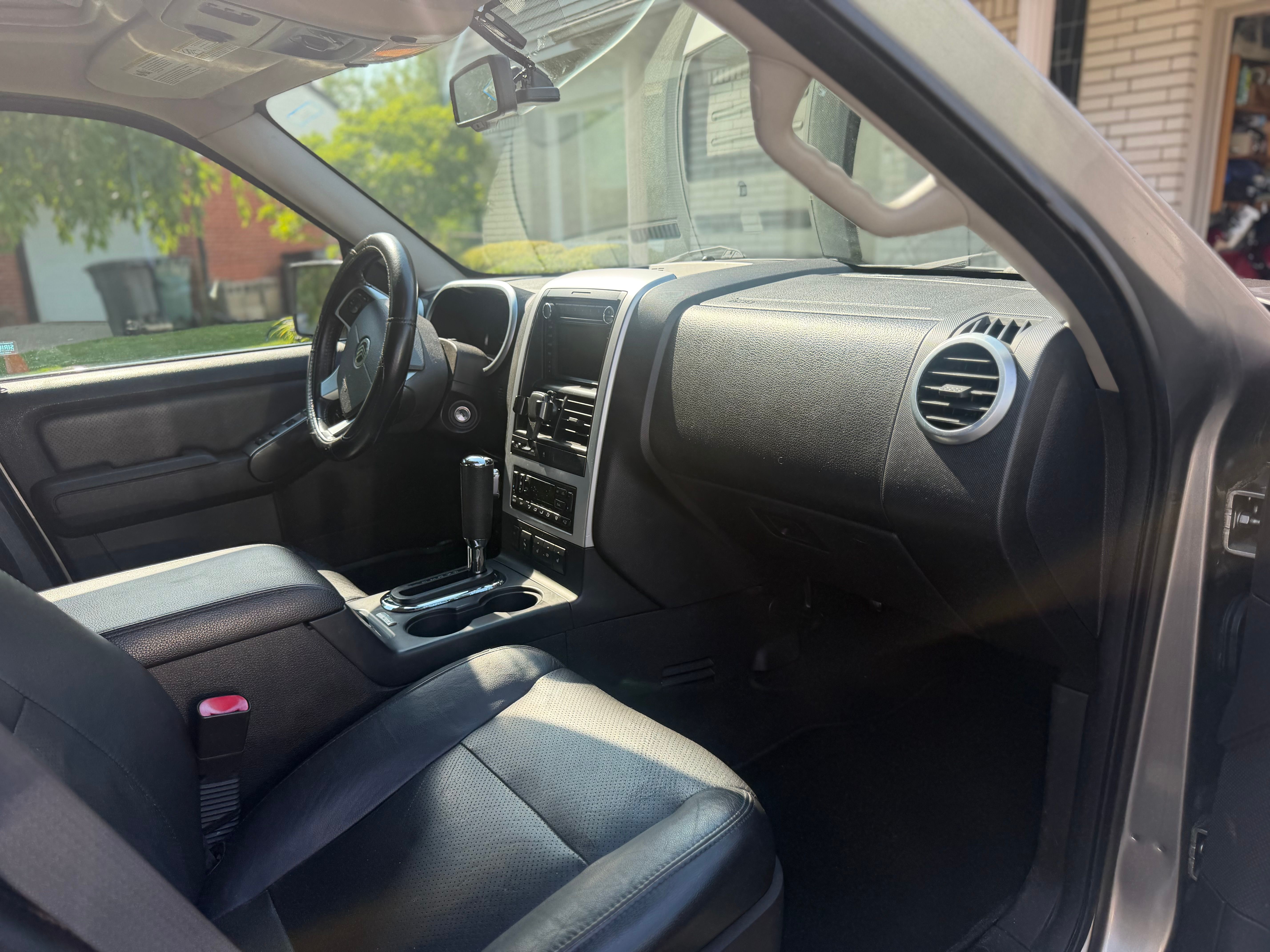 Used 2008 Mercury Mountaineer Premier AWD/4WD image 22