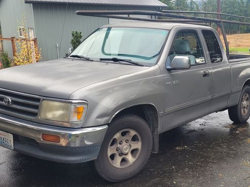 Used 1997 Toyota T100 SR5 image 2