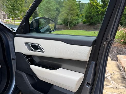 Used 2019 Land Rover Range Rover Velar S AWD/4WD image 12