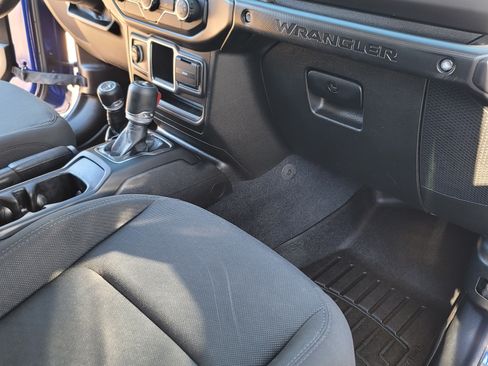 Used 2020 Jeep Wrangler Sport image 11