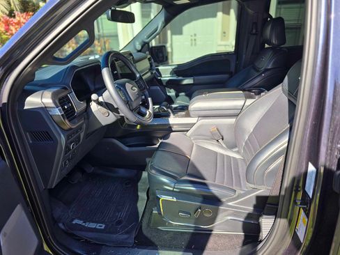 Used 2022 Ford F150 Platinum w/ Trailer Tow Package image 2