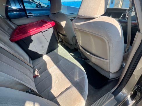 Used 2003 Mercury Grand Marquis GS RWD image 24
