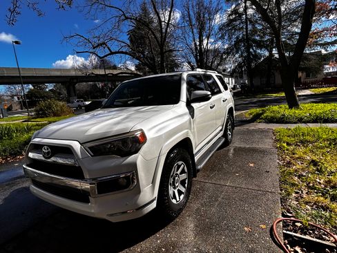 Used 2014 Toyota 4Runner Limited image 6