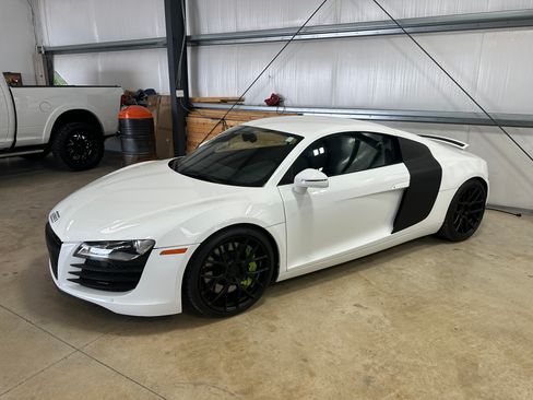Used 2011 Audi R8 V8 image 2