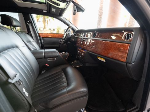 Used 2006 Rolls-Royce Phantom Sedan RWD image 10