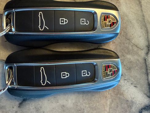 Used 2023 Porsche Panamera 4S image 28