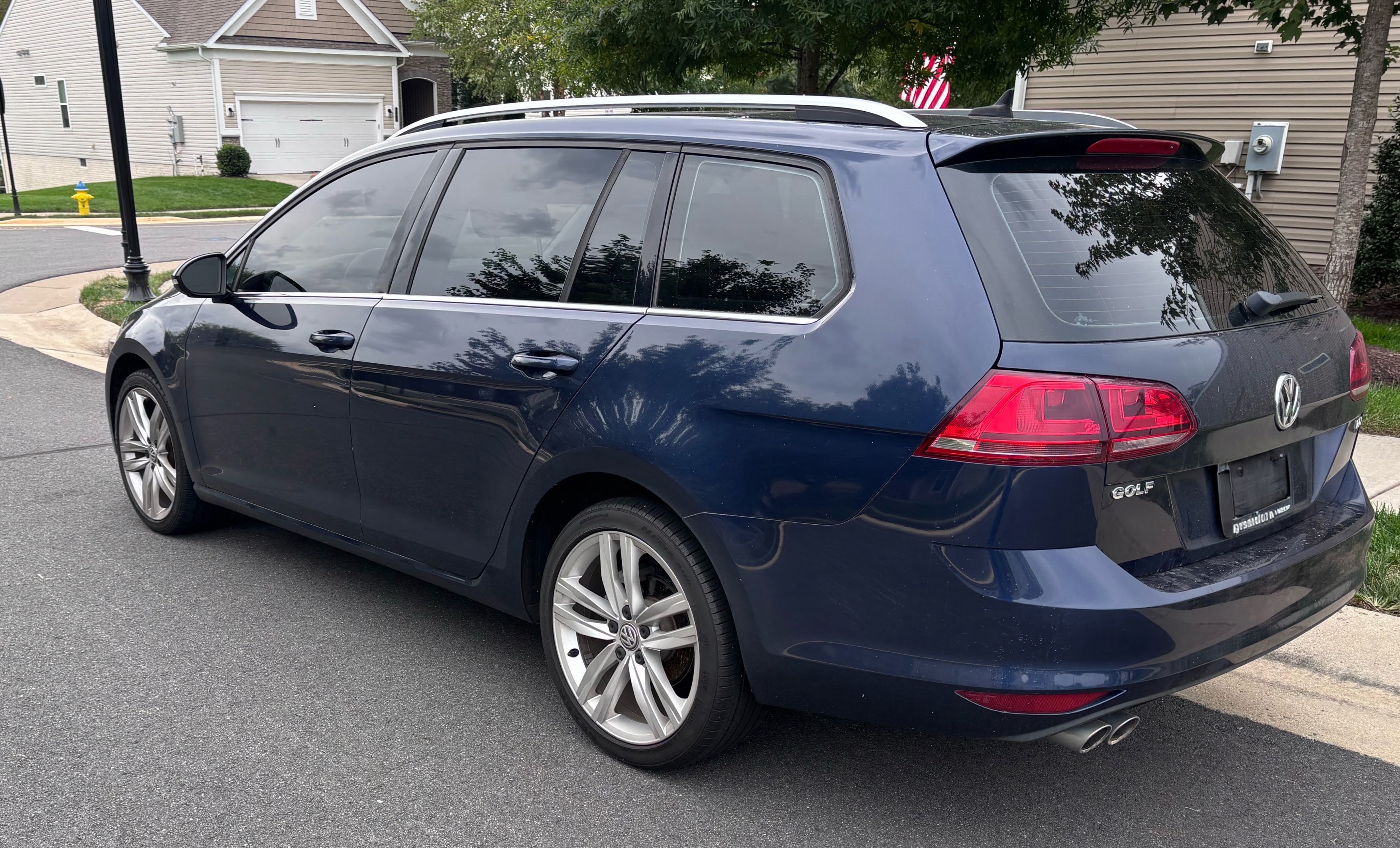 Used 2015 Volkswagen Golf TDI SEL FWD image 2