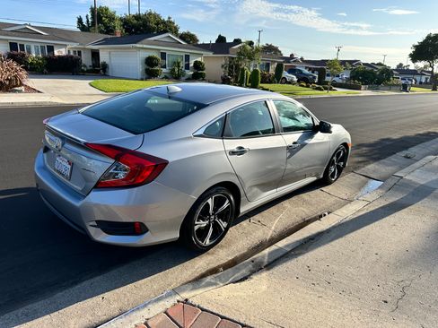 Used 2016 Honda Civic Touring image 8