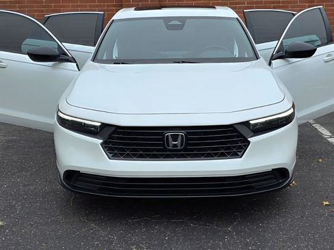 Used 2024 Honda Accord Sport image 2