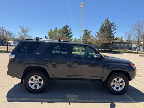 Used 2024 Toyota 4Runner SR5 Premium w/ SR5 Premium Package AWD/4WD image 5