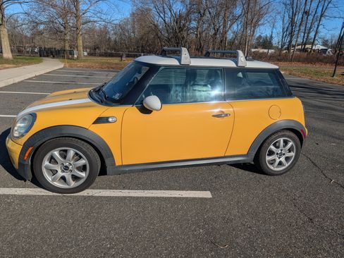 Used 2009 MINI Cooper Hardtop image 1