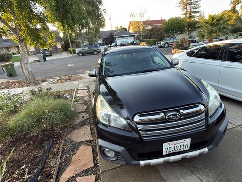 Used 2013 Subaru Outback 3.6R Limited AWD/4WD image 6