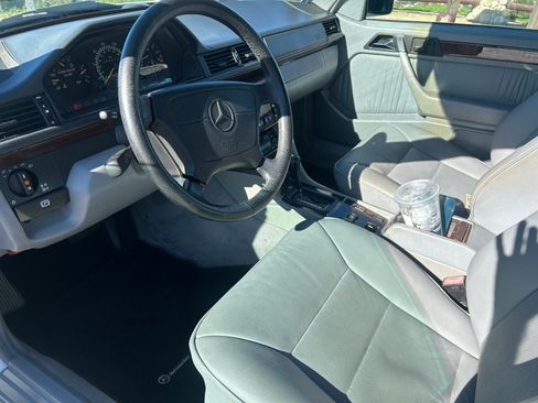 Used 1995 Mercedes-Benz E 320 Convertible image 9