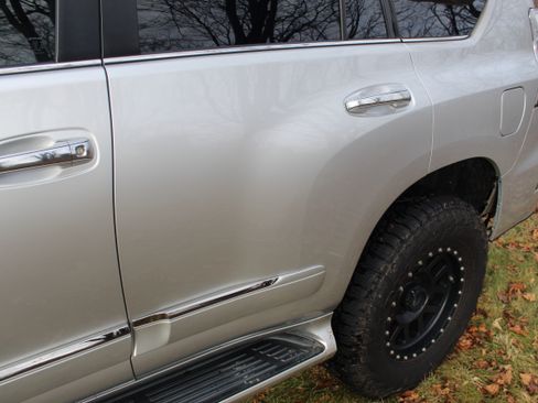 Used 2016 Lexus GX 460 460 Sport Utility 4D image 9