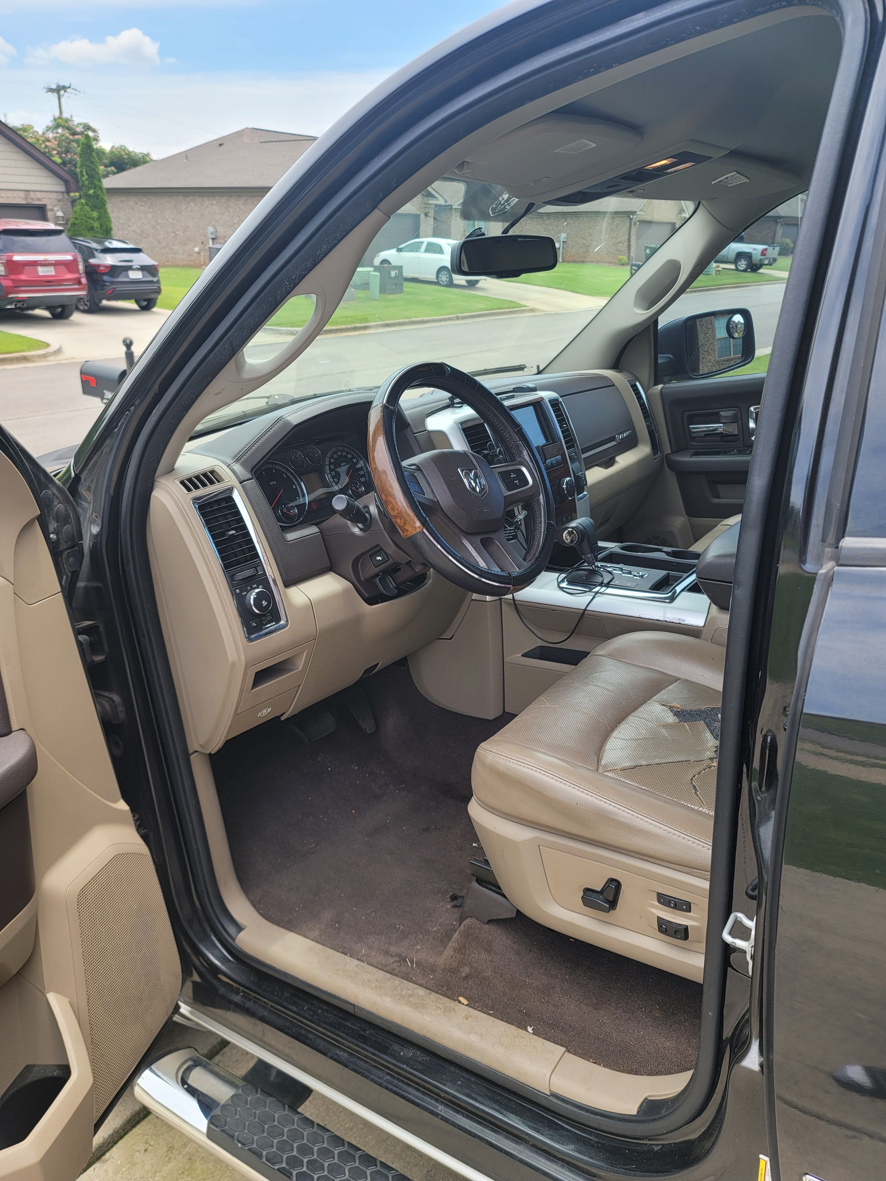 Used 2010 Dodge Ram 1500 Truck Laramie w/ Chrome Accents Group RWD image 14