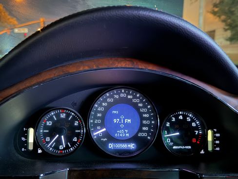 Used 2007 Mercedes-Benz CLS 63 AMG image 11