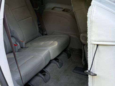 Used 2017 GMC Acadia SLT image 12