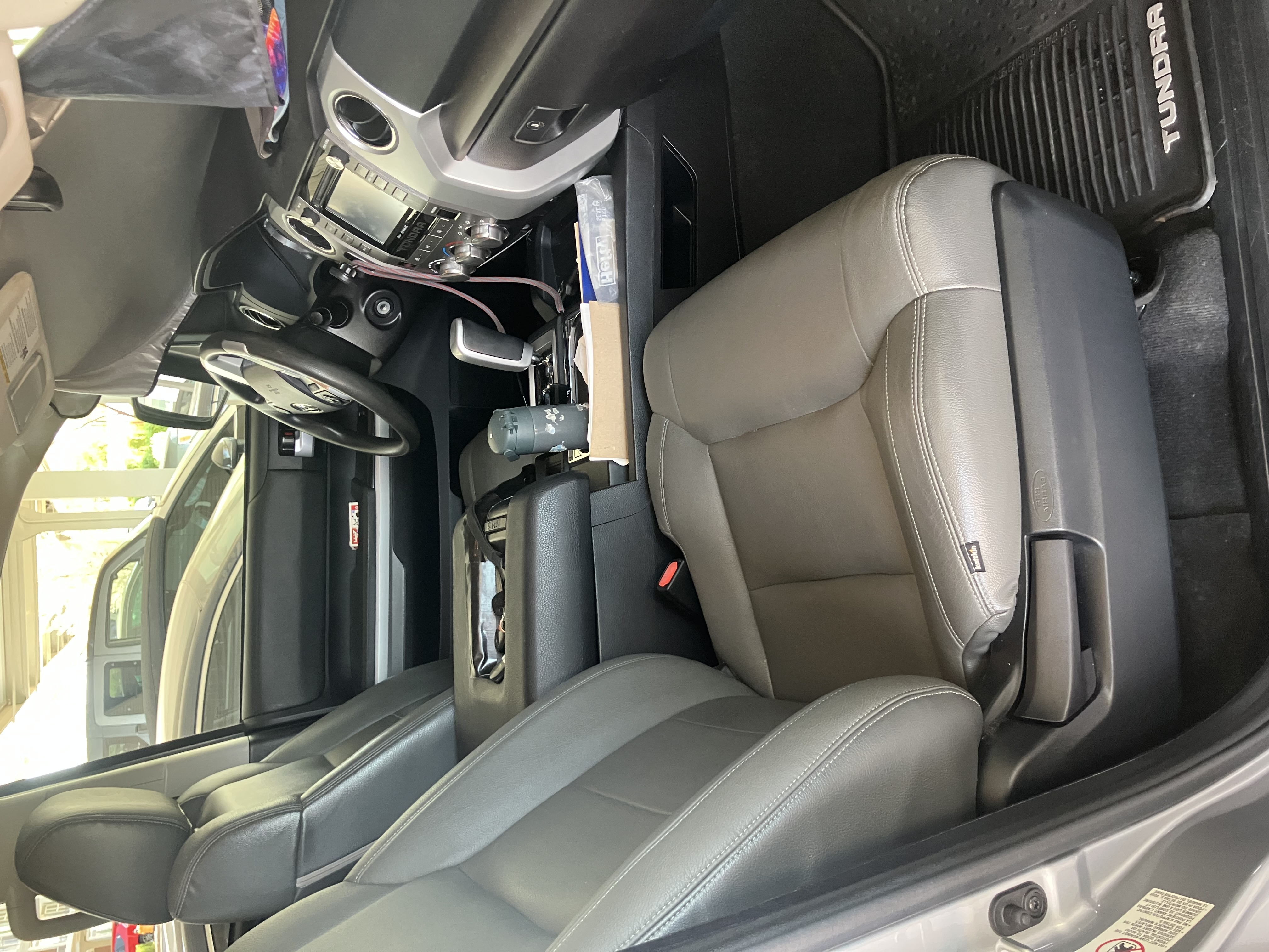 Used 2014 Toyota Tundra SR5 w/ SR5 Upgrade Package RWD image 20