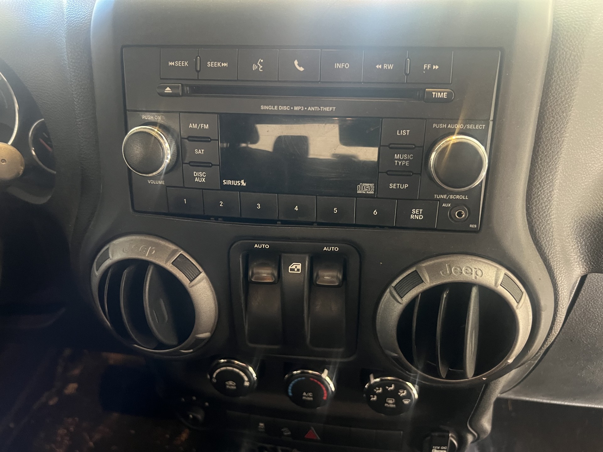 Used 2014 Jeep Wrangler Sport w/ Quick Order Package 24S AWD/4WD image 11