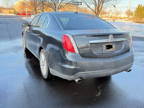 Used 2010 Lincoln MKS AWD image 4