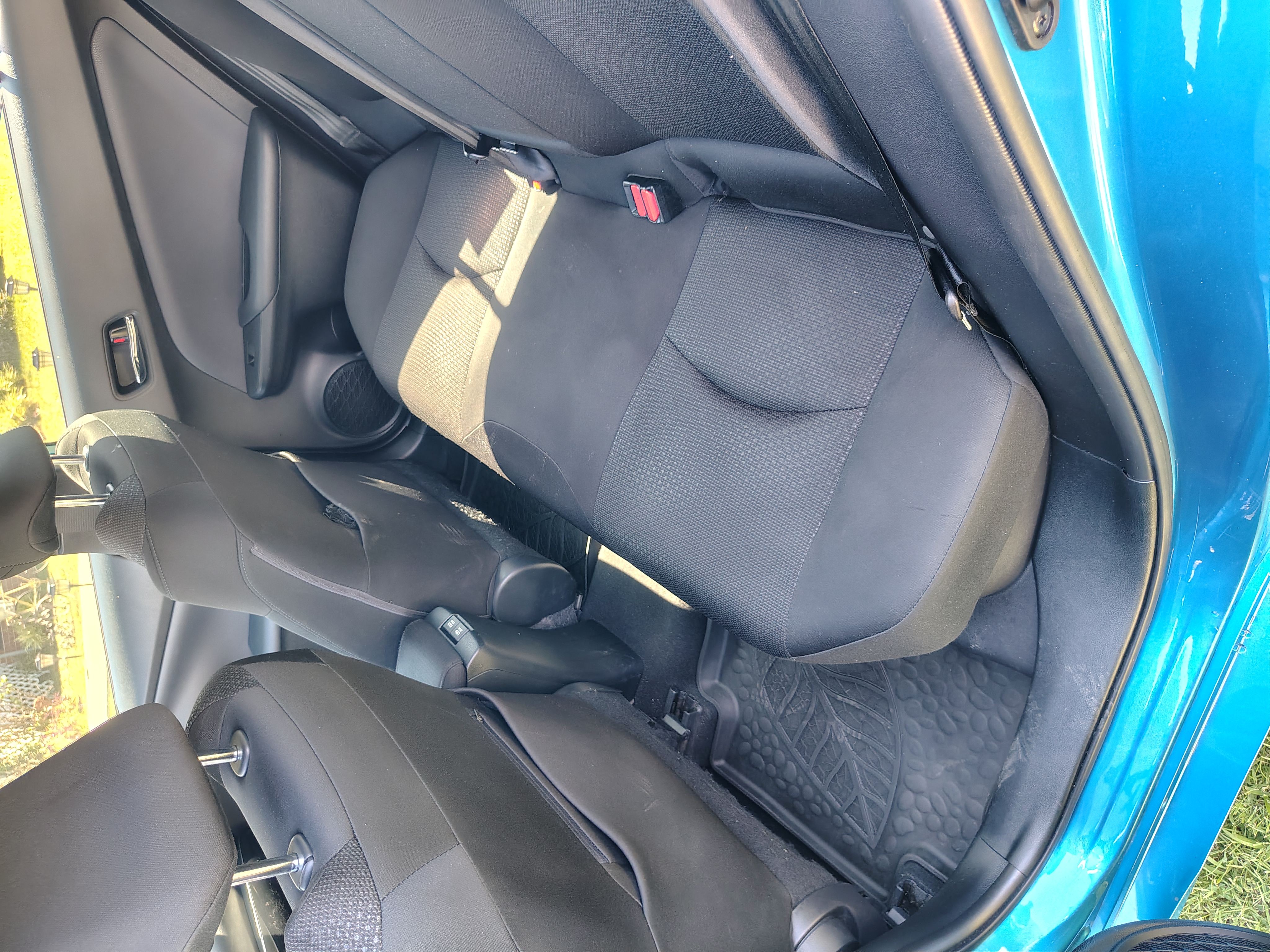 Used 2020 Toyota Prius LE FWD image 8