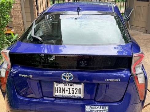 Used 2016 Toyota Prius Three Touring image 5