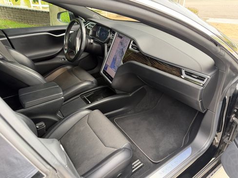 Used 2017 Tesla Model S 75 RWD image 6