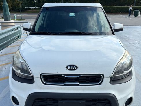Used 2012 Kia Soul + w/ Audio Pkg FWD image 2