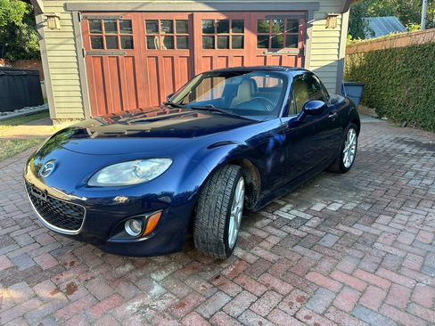 Used 2011 MAZDA MX-5 Miata Grand Touring w/ Premium Pkg image 12