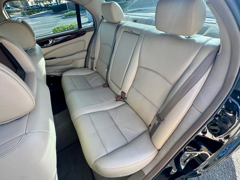 Used 2004 Jaguar XJ8 image 15