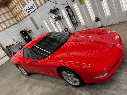 Used 1997 Chevrolet Corvette Coupe w/ Performance Handling Pkg image 1