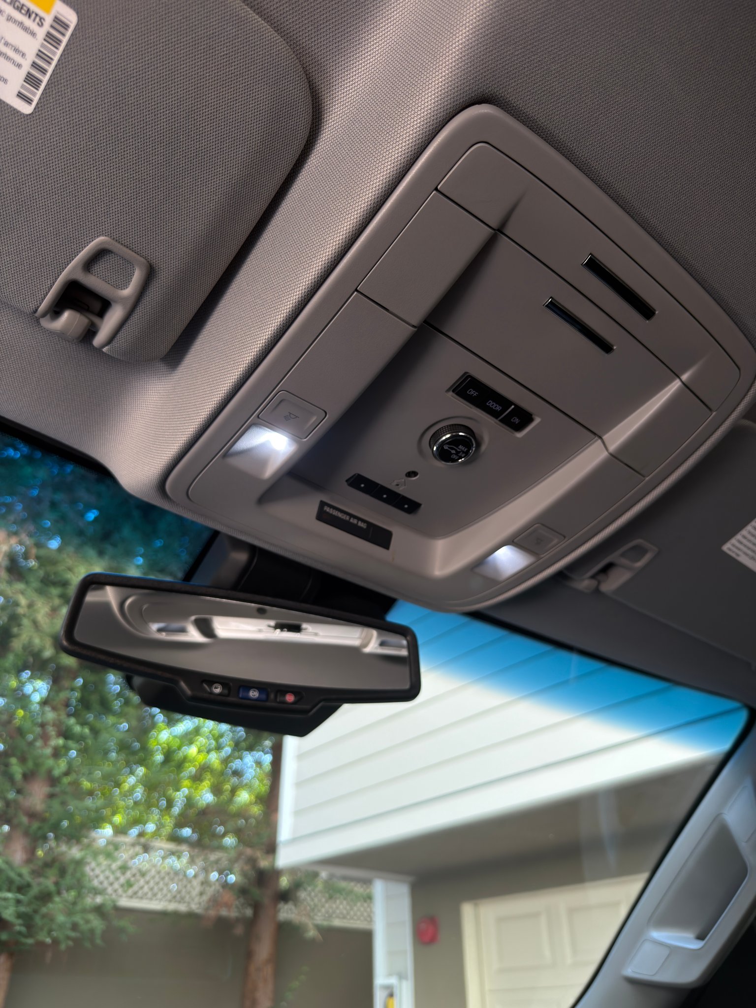 Used 2019 Chevrolet Suburban LT RWD image 28