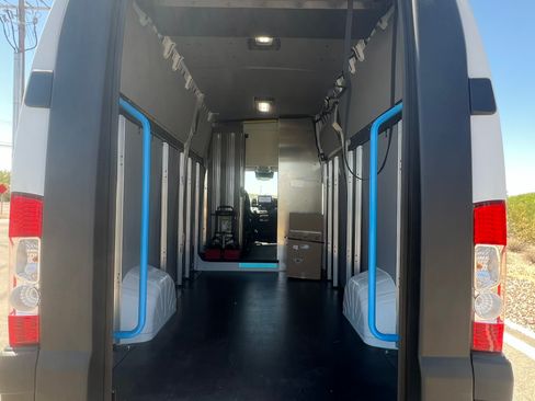 Used 2024 RAM ProMaster 3500 w/ Delivery Van Package FWD image 10