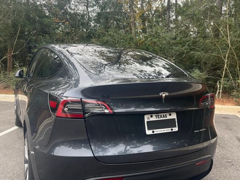 Used 2024 Tesla Model Y Long Range image 2