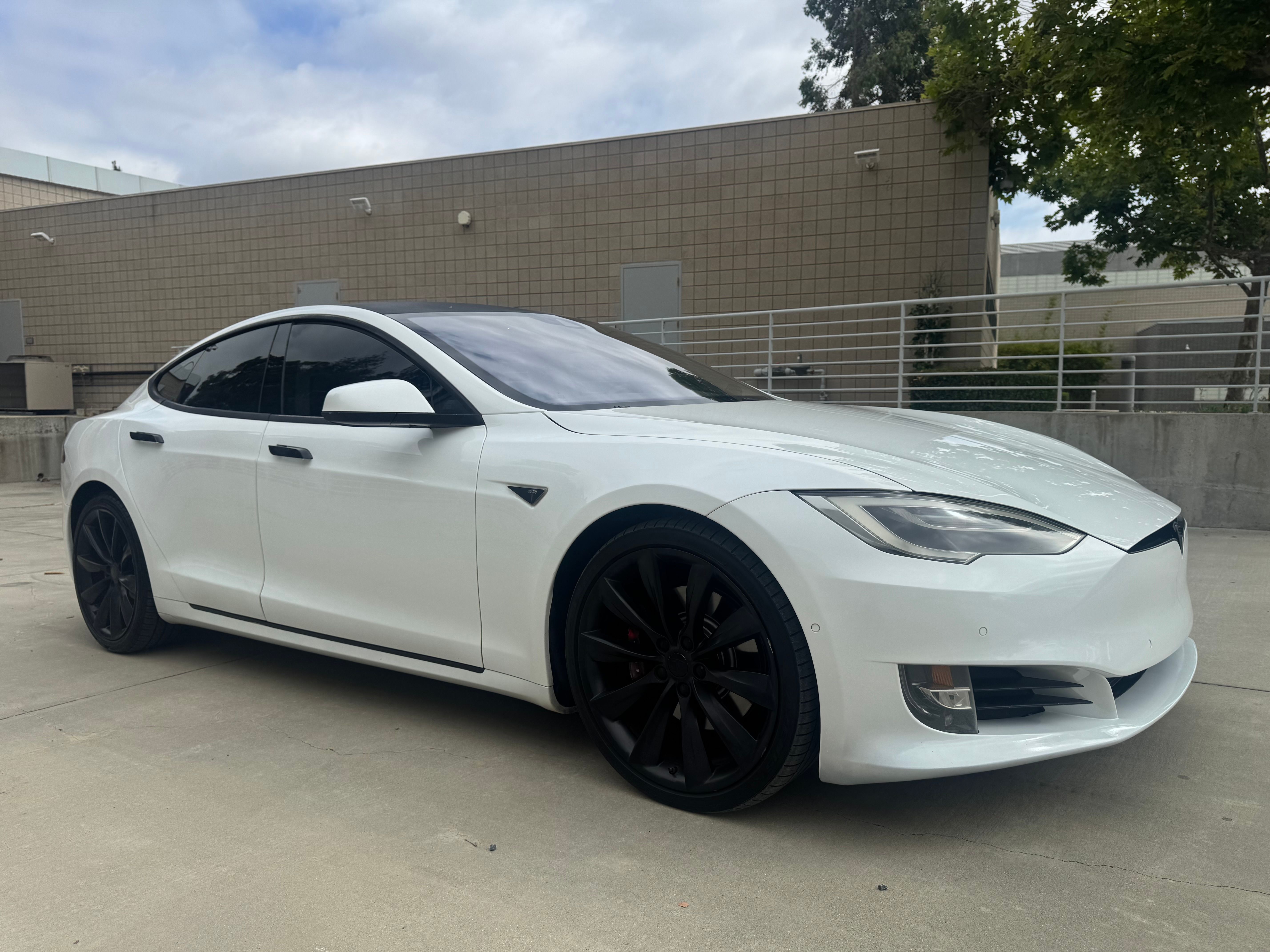 Used 2016 Tesla Model S 90D AWD/4WD image 1