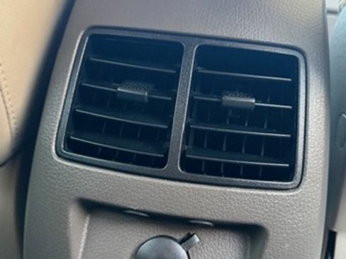 Used 2010 Ford Edge Limited image 20