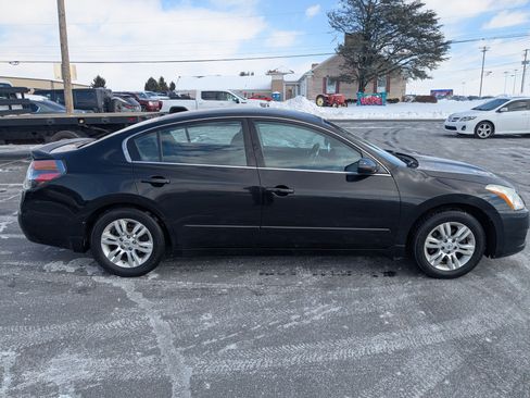 Used 2011 Nissan Altima 2.5 S w/ Special Edition Pkg image 6