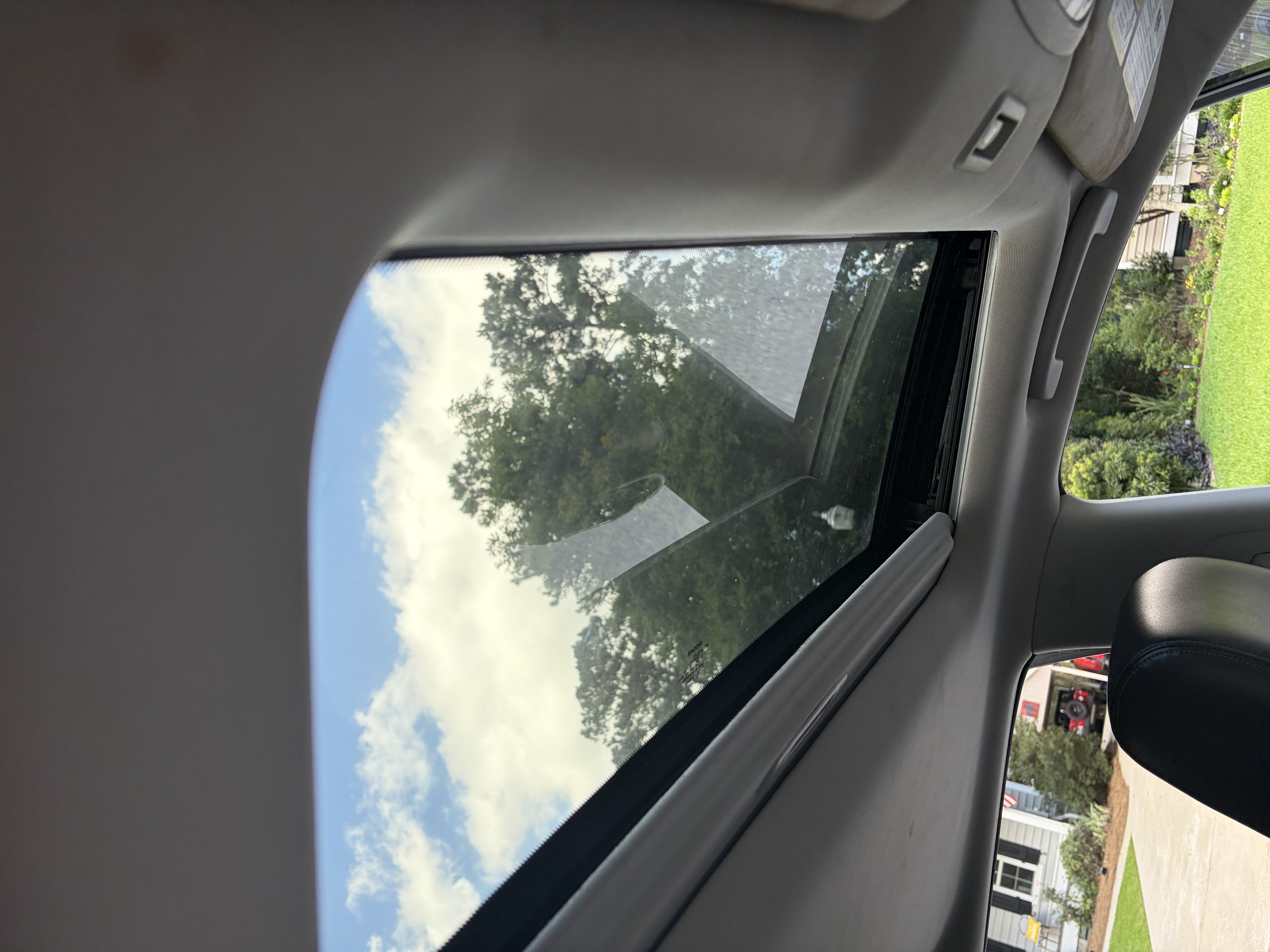 Used 2014 Nissan Pathfinder SL w/ SL Premium Package FWD image 10