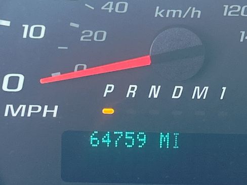 Used 2017 Chevrolet Express 3500 image 7