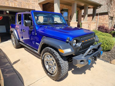 Used 2018 Jeep Wrangler Unlimited Sport image 2