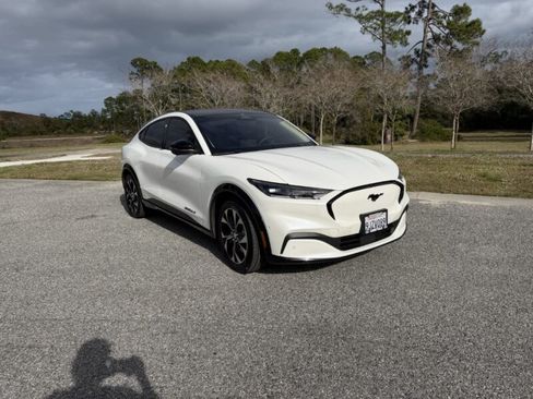 Used 2023 Ford Mustang Mach-E Premium image 5